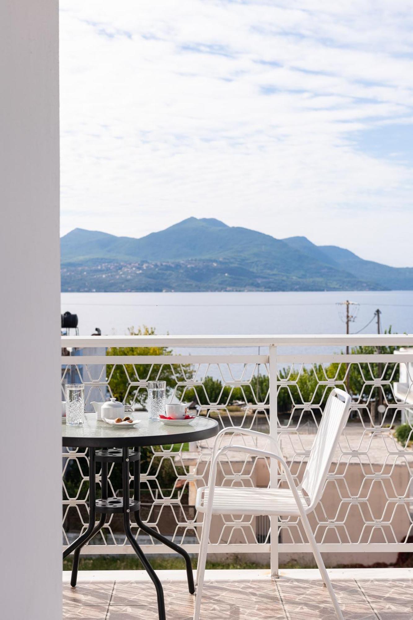 Zoe Seaside Apartment Loutra Edipsou  Luaran gambar